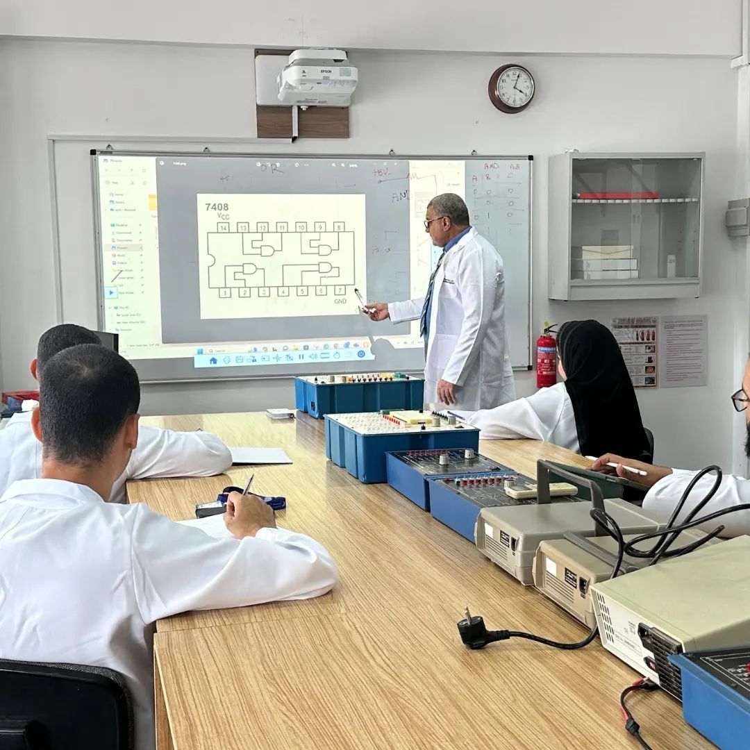 Electrical & Electronic Engineering Students of the CSY1014/ Computer Systems Course supervised by Dr. Osama Al-Rawi